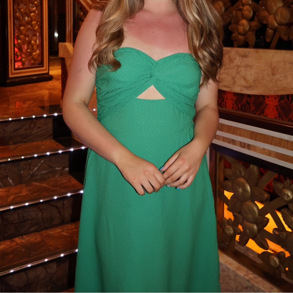 Elegant Green Strapless Dress